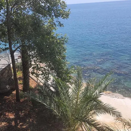 Karaca Pansiyon *